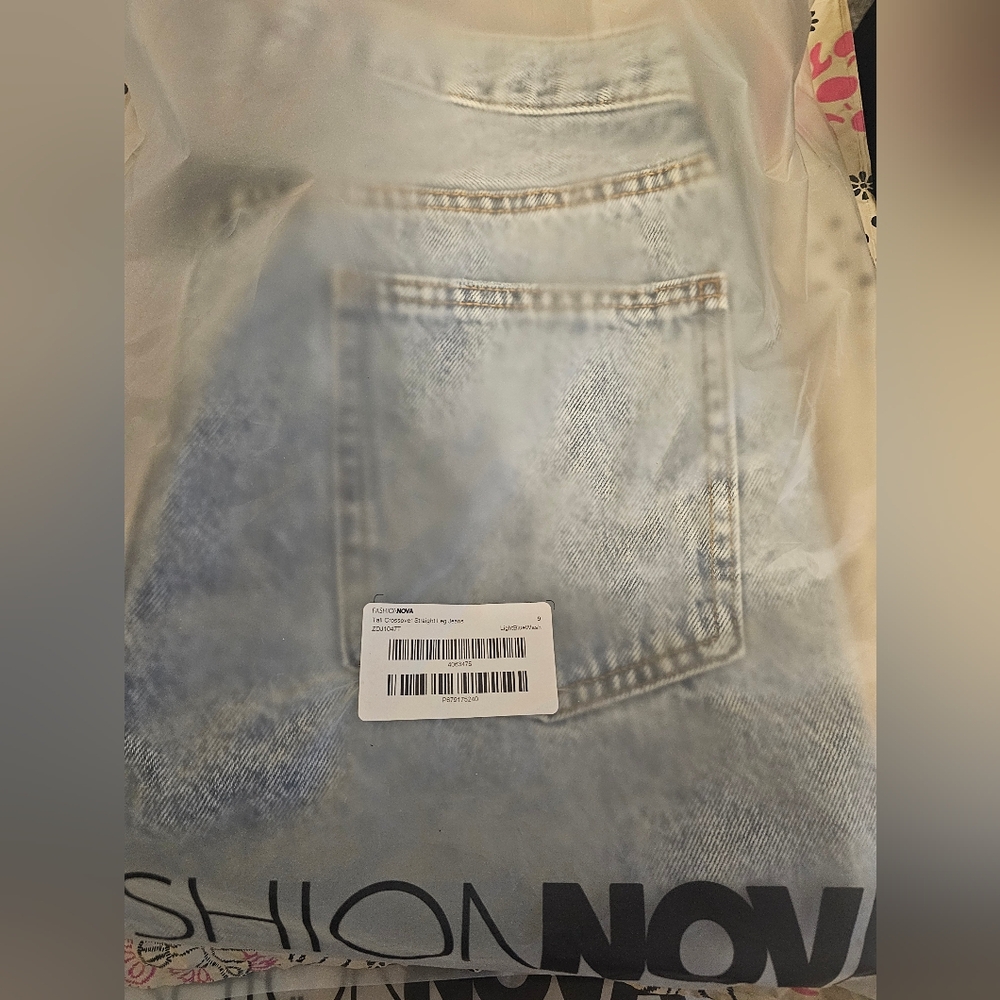 Fashion Nova Tall Crossover Straight Leg Jeans size 9  /  30x35 - Picture 14 of 16